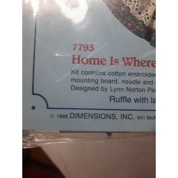 Dimensions Stitchables Counted Cross Stitch Kit Home Is Where The Heart Is 7793 - Picture 5 of 6